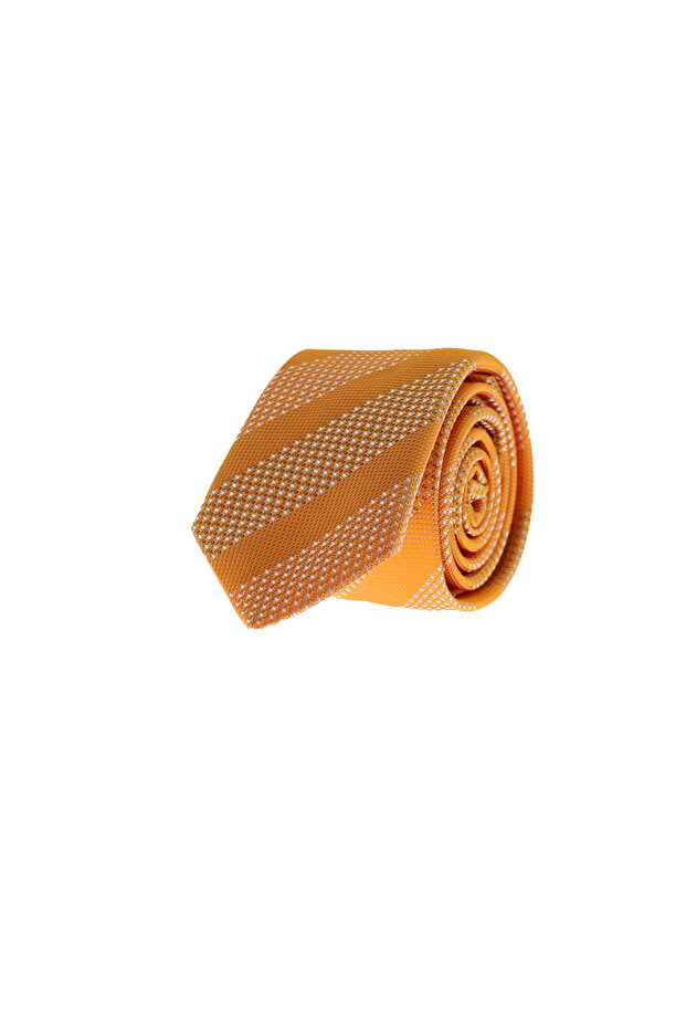 Patterned tie