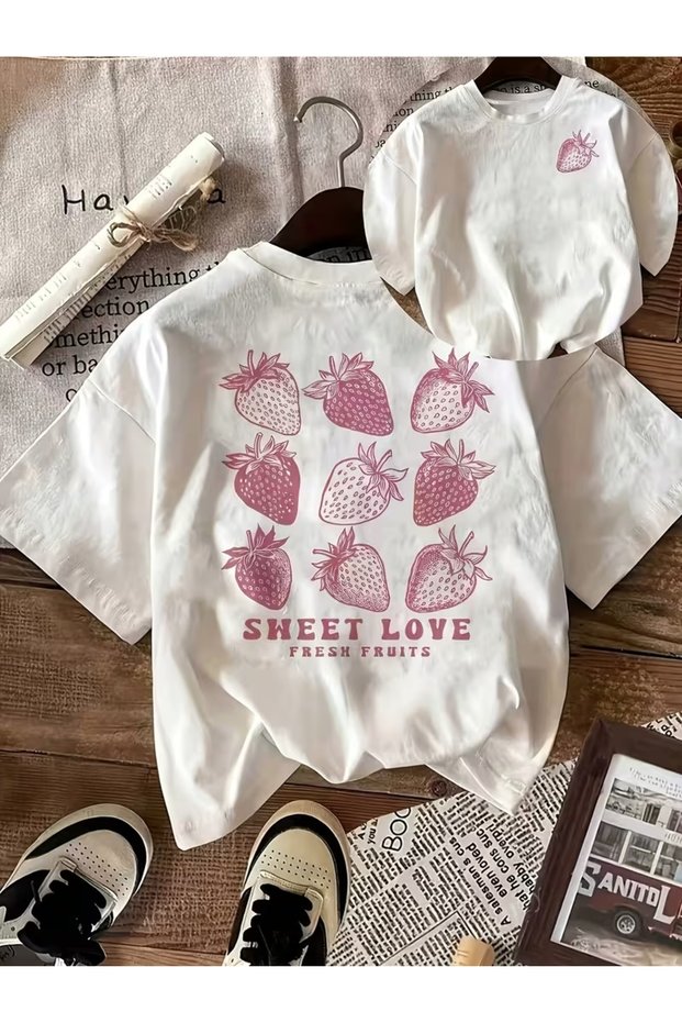 Unisex Sweet Love Strawberry Oversize T-Shirt