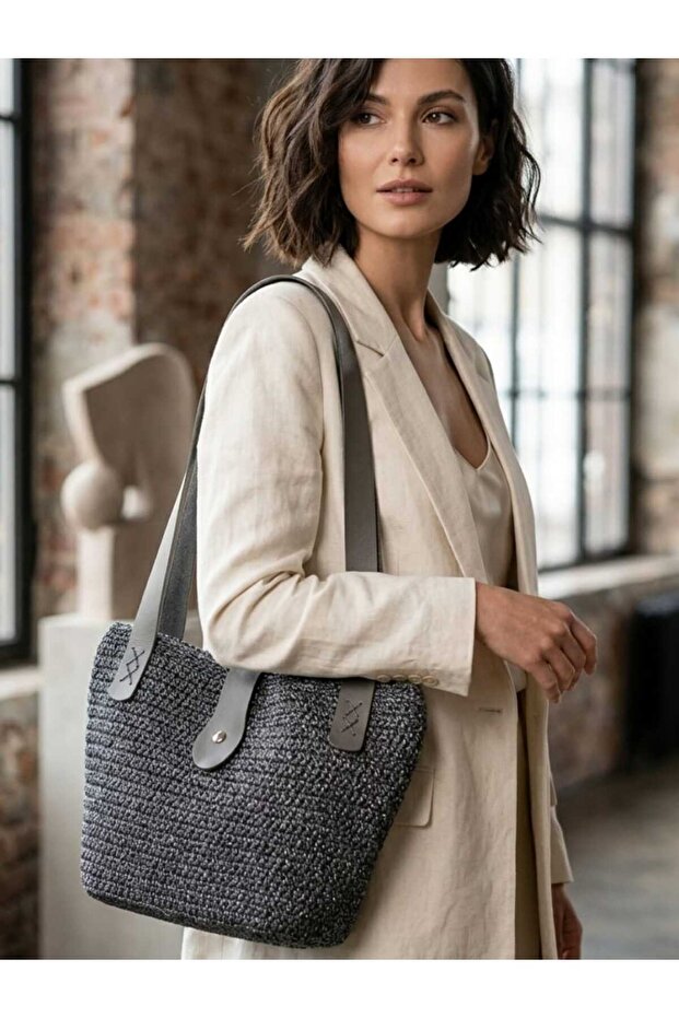 Minimal Design Leather Strap Knitted Hand and Shoulder Bag