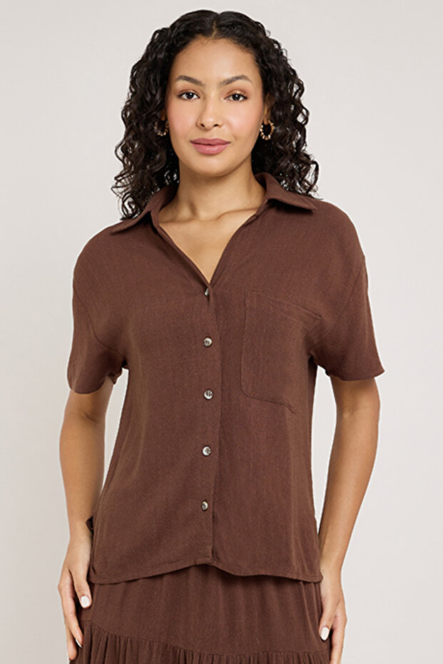 Textured Shirt with Spread Collar and Short 3/4 Sleeves