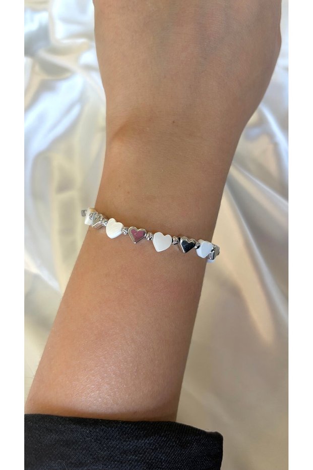 Women's silver color pearlescent heart and bead model bracelet