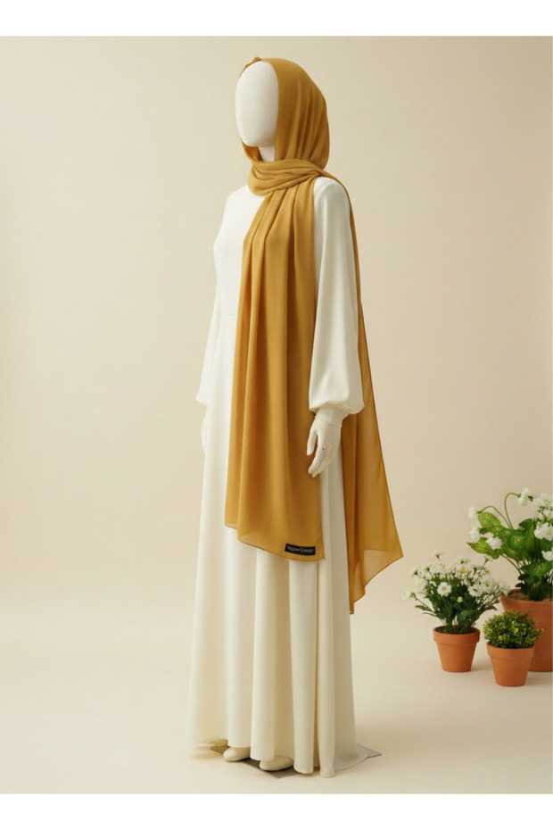 Elegant Chiffon Scarf in straw gold