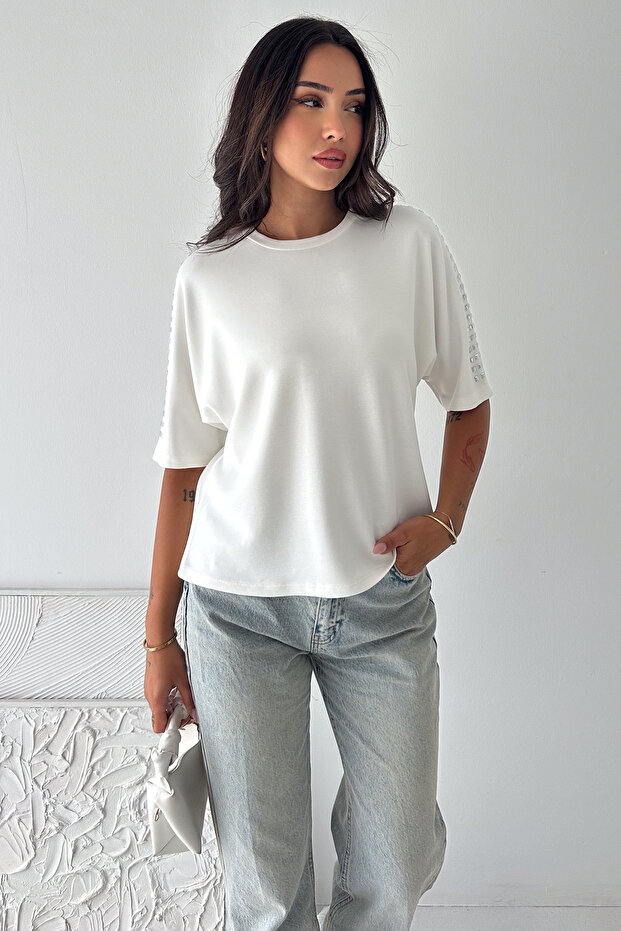بلوزة Urban Glow النسائية ذات الأكمام الطويلة ذات التفاصيل الحجرية الكبيرة الحجم
