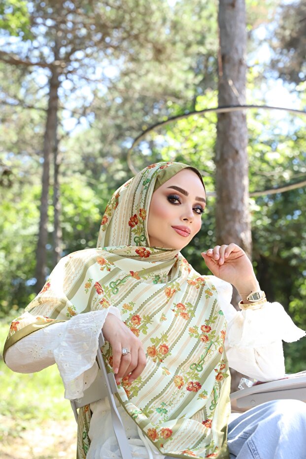 سلسلة مونورا من الشالات الناعمة المائية