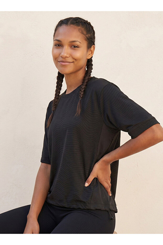 Textured 4-Way Stretch T-shirt