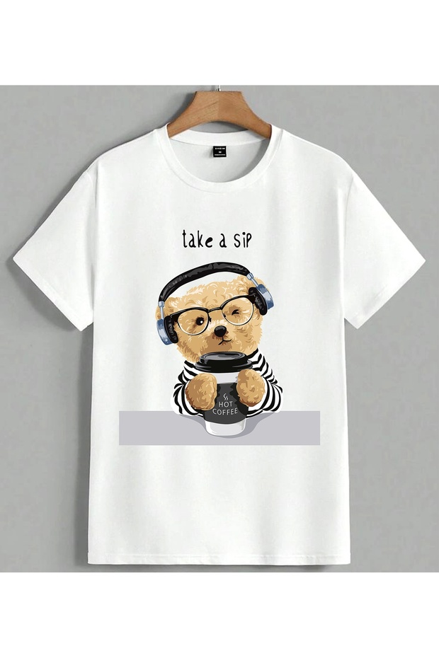 تي شيرت Take A Sip Teddy Coffee مطبوع للجنسين مقاس كبير باللون الأبيض