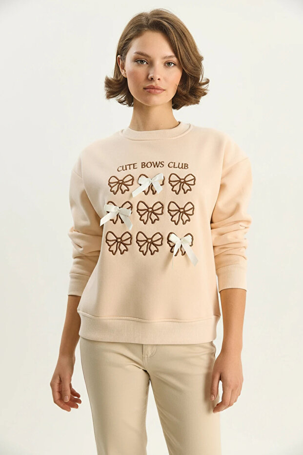 Women's Three-Thread Embroidered Beige Sweatshirt with Bow Embroidery and Ribbon Accessories