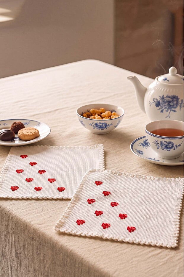 Heart Patterned Handmade 2-Piece Presentation Napkin 14X14 cm