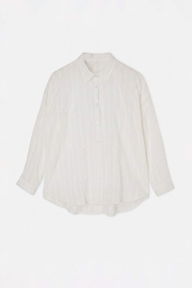 Beyaz Oversize Taşlı Nakışlı İnce Kumaş Transparan Gömlek TDRSS26GO00102 - 1