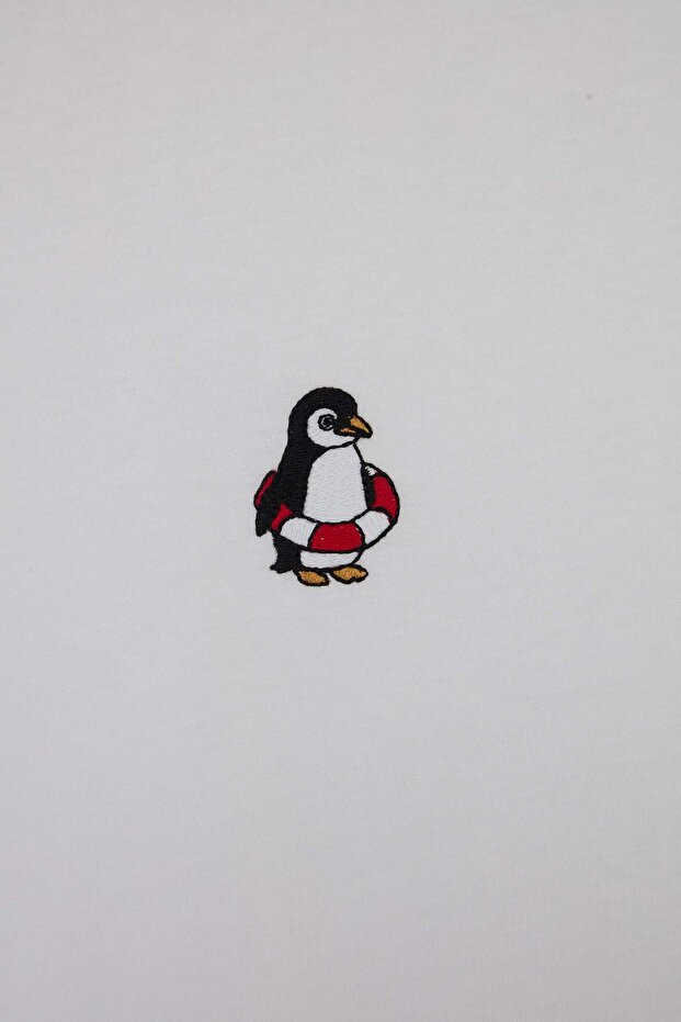 Büyük Beden Ekru Oversize Penguen Nakışlı %100 Pamuk T-shirt TMNSS24BF00013 - 5