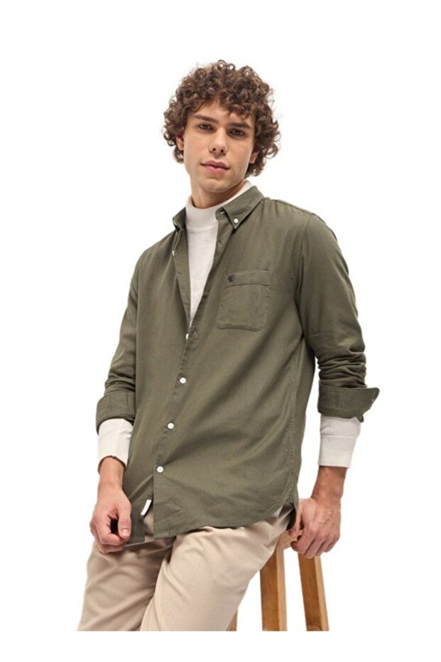 Men's Olive Solid Slim Fit Casual Shirt for Every Occasion