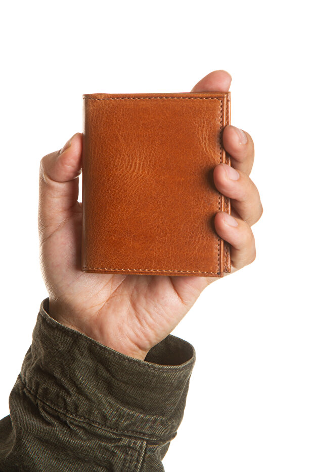 محفظة سانسيز كريزي تابا من الجلد الطبيعي مع تقنية RFID