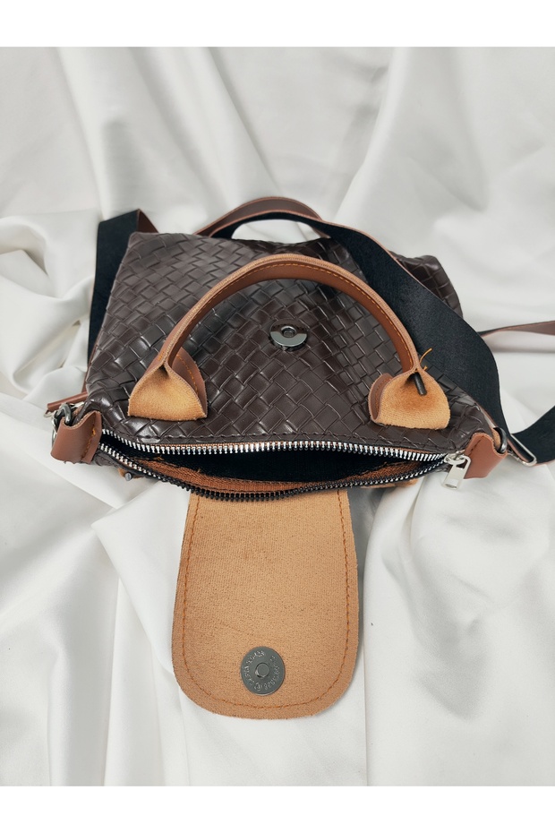Stylish Flap Bag with Ecru Triangle Logo - 3