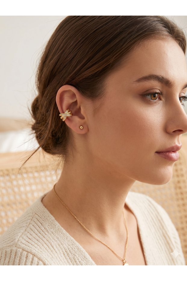 26Ear09 Gold Vip Cartilage Earrings with Knitted Detail