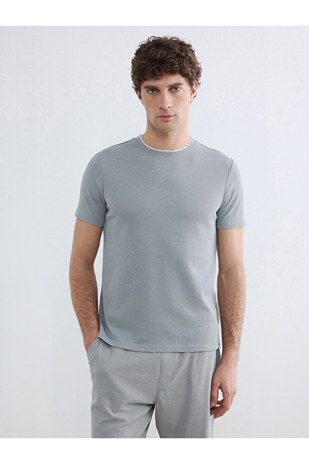 Esvab • Modern & Distinctive Zero Roba Collar Men's T-Shirt