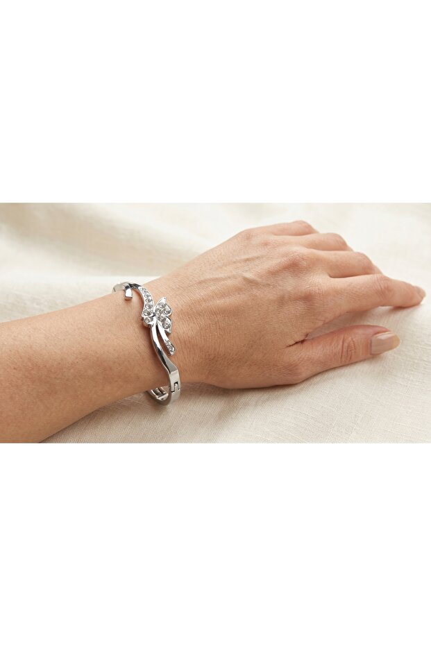 Radiant Luxe Crystal Bracelet – Timeless Elegance for Every Occasion