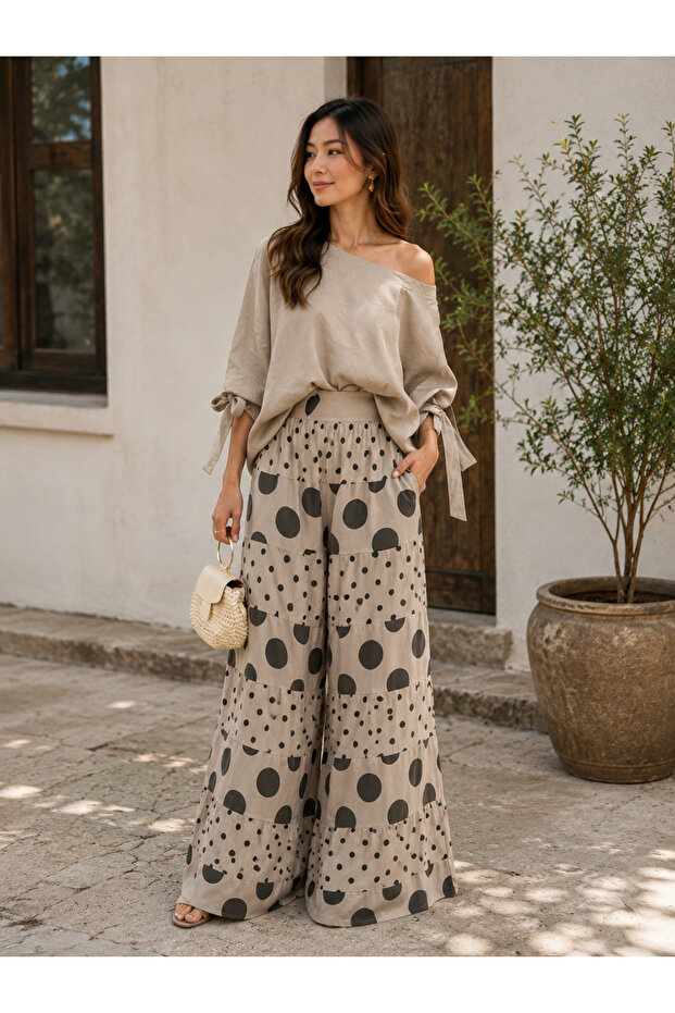 One offshoulder top and Wide pants set