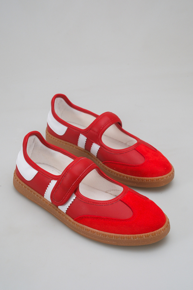 Women's Suede Look Strappy Mary Jane Casual Sneaker Red