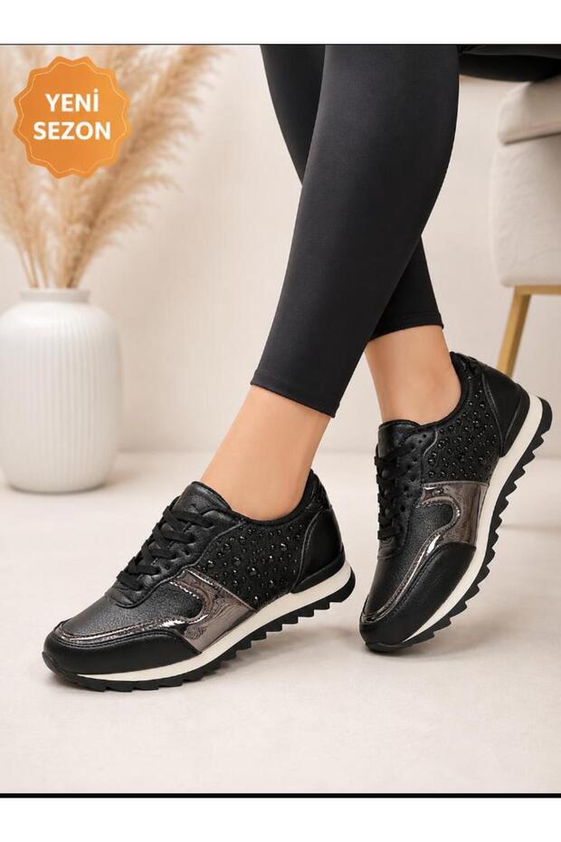 Women's Studded Black 1456 Daily Walking Shoes