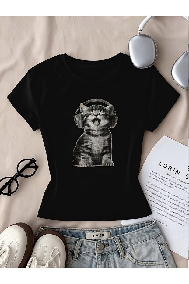Kemer Boy Earphones Cat Printed Crop Blouse
