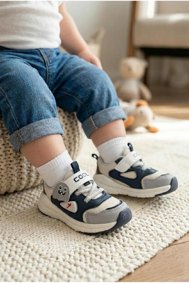 حذاء دوريان كول التشريحي المريح والخفيف الوزن للأولاد من First Step