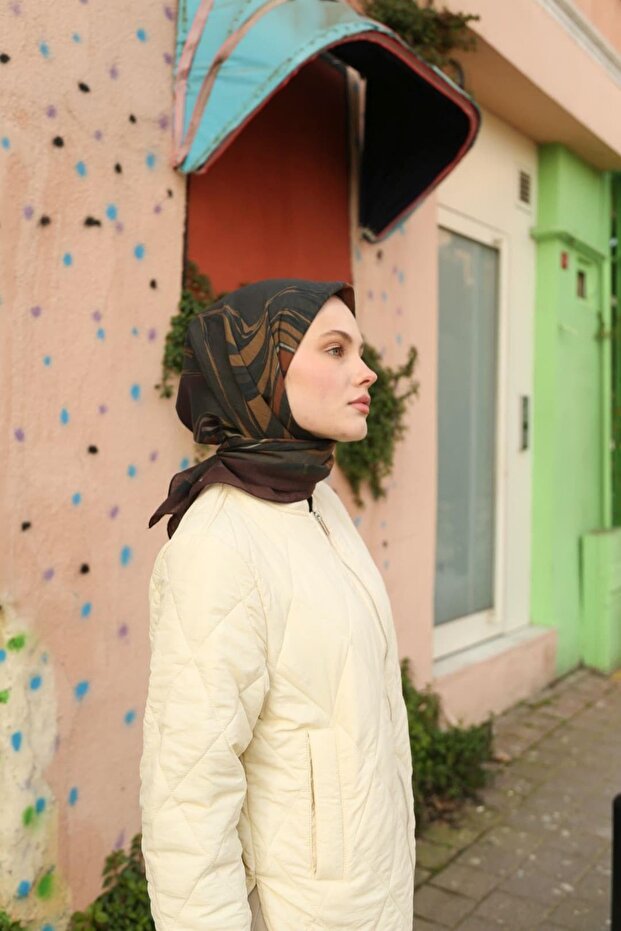 وشاح أليور بنمط إبرولي من التنسل