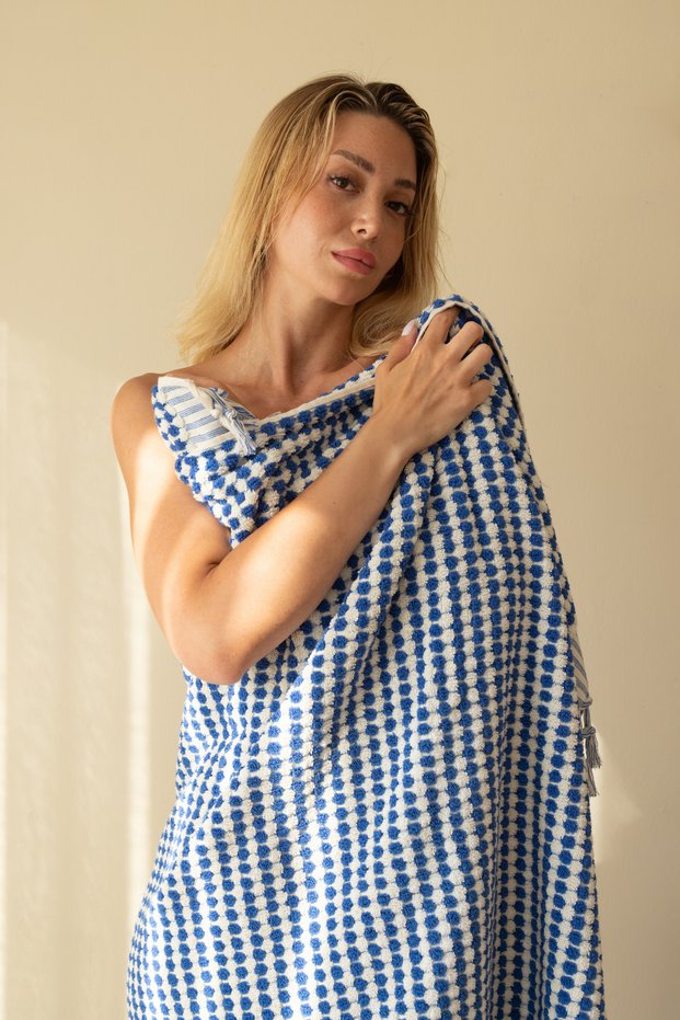 100% Cotton Towel Set: Soft, Iron-Free Towel Set (1 Hand Towel & 1 Bath Towel Set)