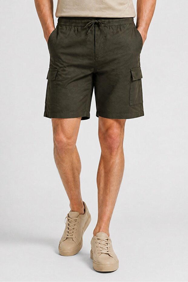 Men Regular Fit Plain Cargo Shorts, Olive