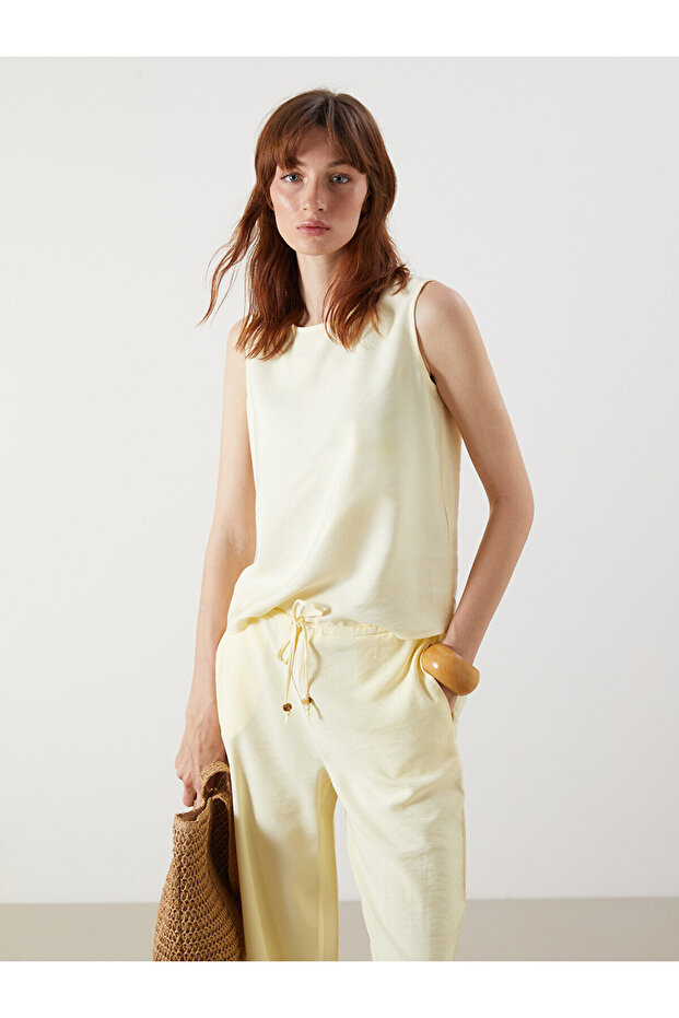 Original Oval Collar Buttoned Blouse