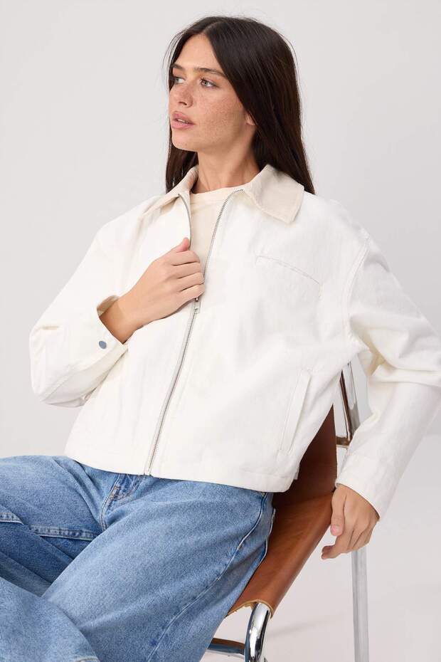 Beyaz Ekru Kadife Yaka Detaylı Oversize 100% Pamuk Denim Ceket Ceket TWOSS26CE00002