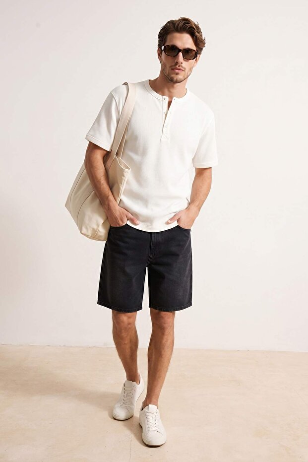 Siyah Baggy / Geniş Kesim Kot Şort & Bermuda TMNSS26SR00017 - 2