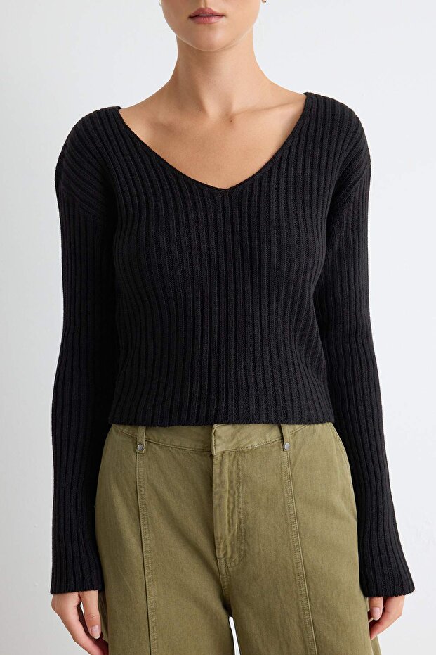 Siyah Crop Basic V Yaka Triko Kazak TWOAW24KZ01214 - 3