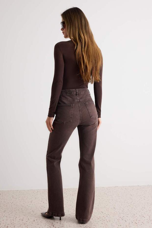 Kahverengi Yüksek Bel Orta Esnek Flare İspanyol Paça Jeans TWOAW26JE00047 - 4