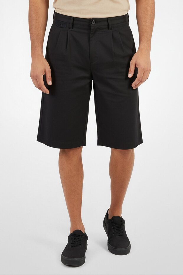 Men Solid Belt Loops Four Pocket Shorts, Black