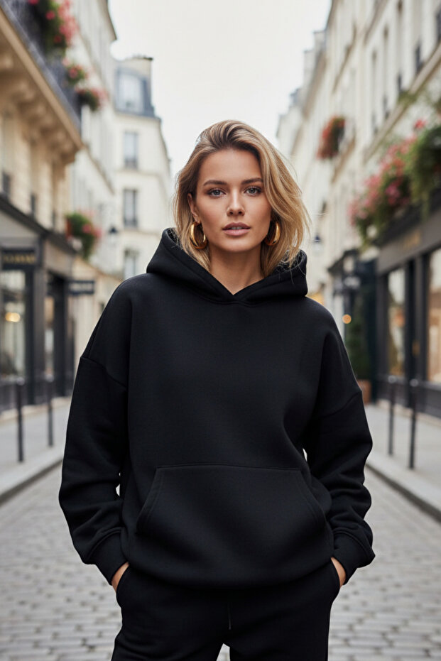 Oversize Women's Sweatshirt - Basic Hoodie with Hood and Kangaroo Pocket