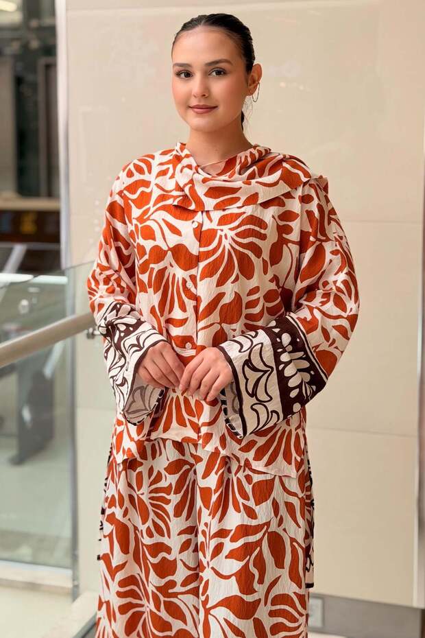 Kahma Contrast Leaf Patterned Blouse