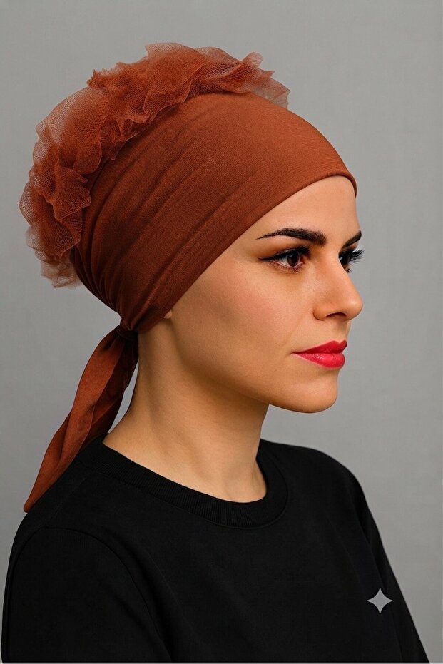 قبعة مزينة بالكشكشة للنساء المحجبات