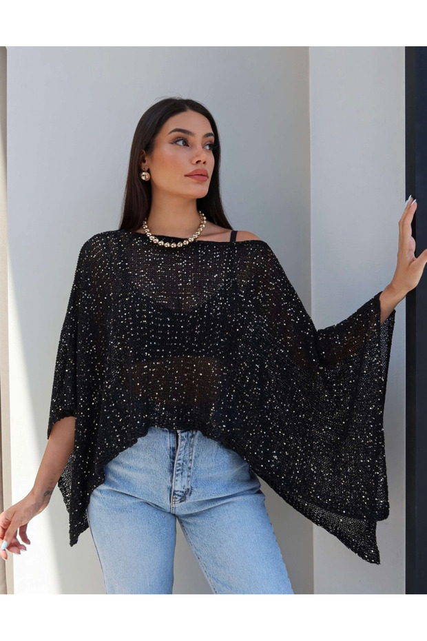 بلوزة بيريه مزينة بالترتر