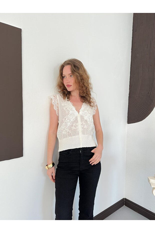 Lace Detailed Knitwear Vest | S1011003 - Cream