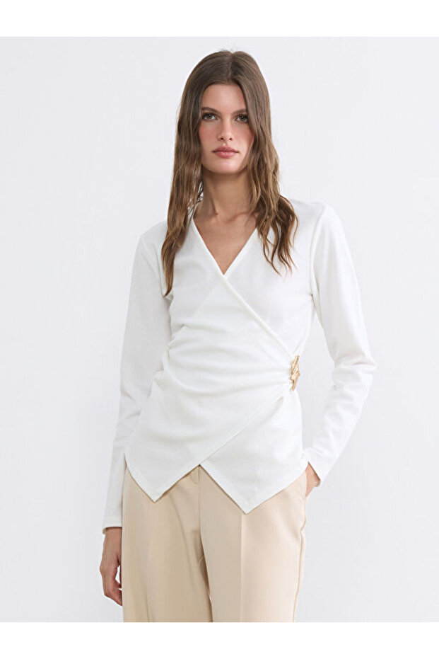 بلوزة مزدوجة الصدر مجمعة