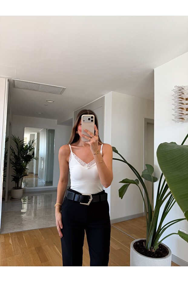 Lace Detailed Bodysuit - Ecru