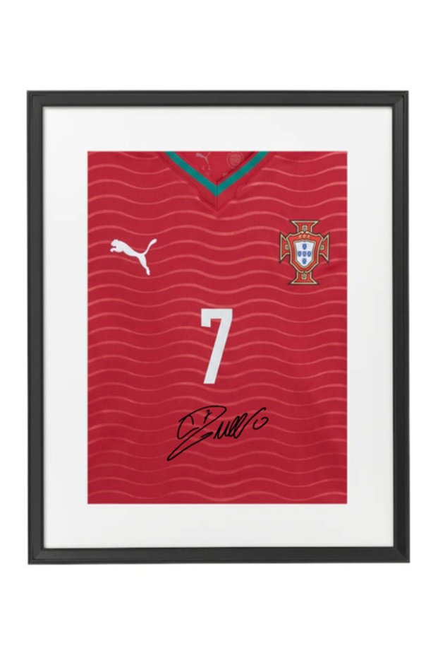 Cristiano Ronaldo Portugal Jersey #7 World Cup 2026 with Printed Autograph Framed Poster 50x40cm , Soccer Memorabilia Gift for Football Fans