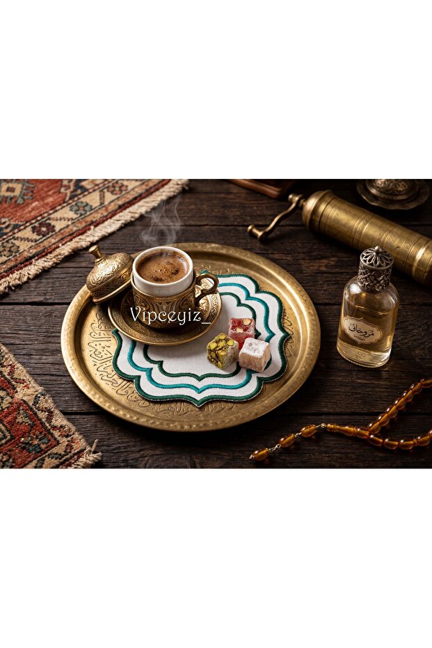 قاعدة أكواب خضراء مطرزة بنمط ستور (6 قطع)