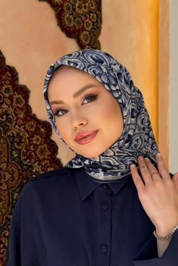 ليفورا أكوا سوفت وشاح ناعم باللون الأزرق الداكن