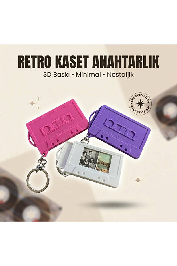 Cassette-Shaped Keychain with Photo and Note Writing Space – Retro Design Keychain with Sliding Hidden Photo Compartment