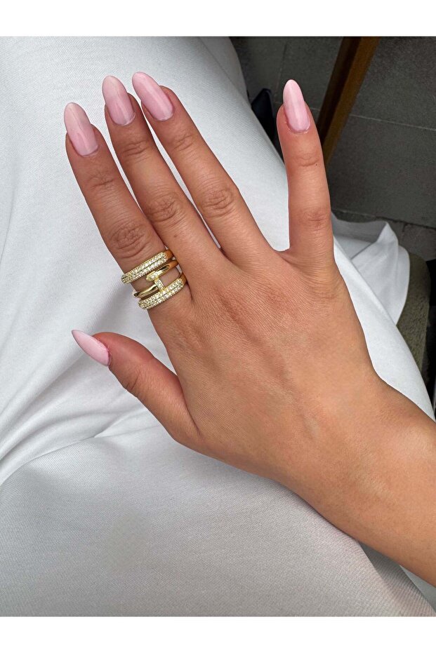 Nail Detail Spiral Gold Ring