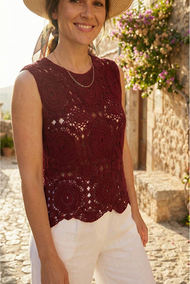 Sleeveless Lace/Crochet Woven Women's Blouse
