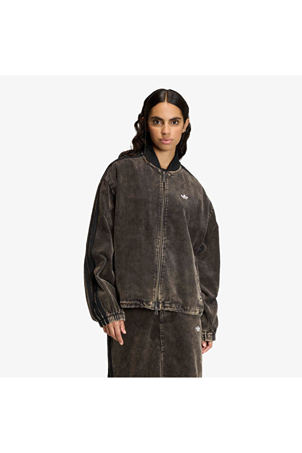 سترة سوداء للنساء من Sst Jkt