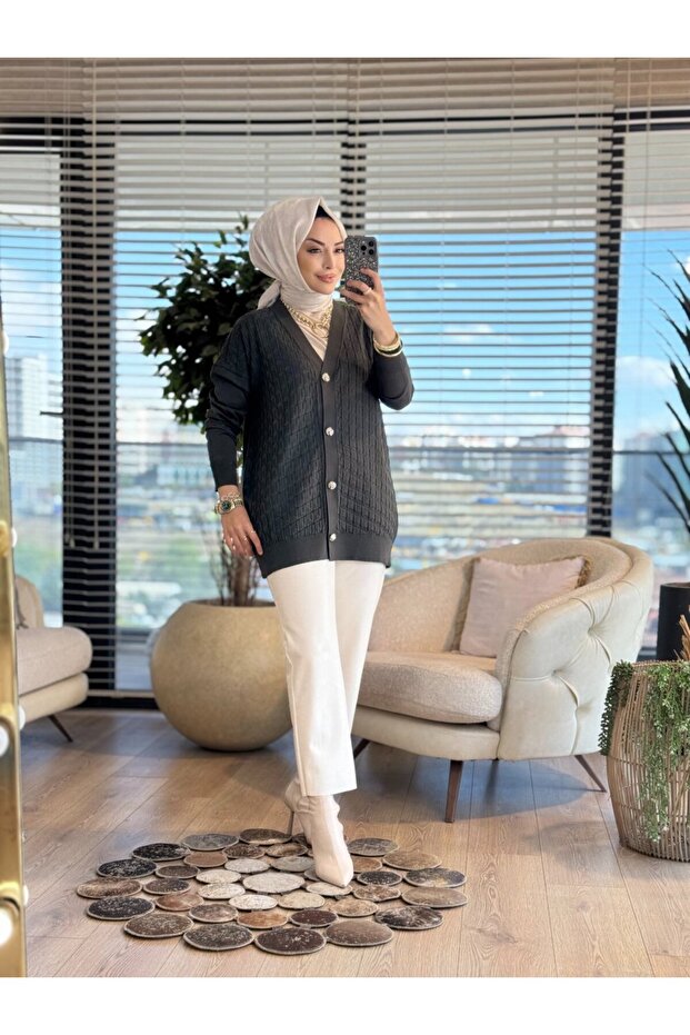 25006 سترة كارديجان منقوشة ذاتية الصنع باللون الكاكي