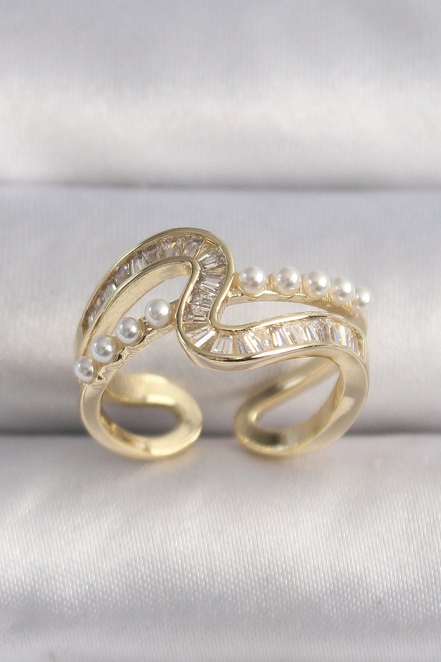 Brass Gold Color Zircon Stone Pearl Detail Vip Series Women's Ring